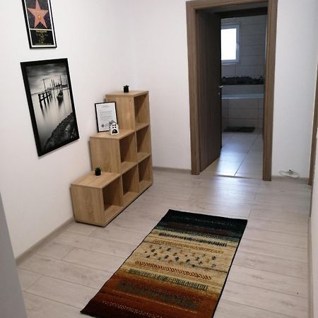 Apartament Ca La Tine Acasa Apartman Zsilvásárhely Kültér fotó