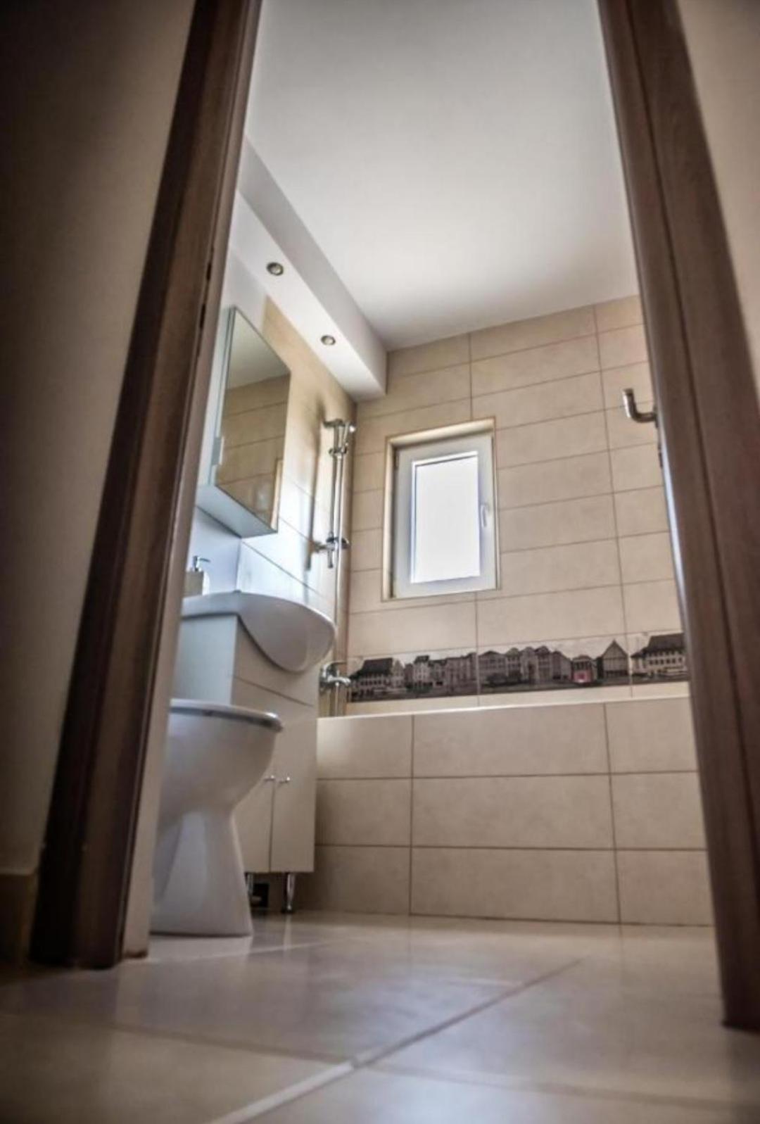 Apartament Ca La Tine Acasa Apartman Zsilvásárhely Kültér fotó