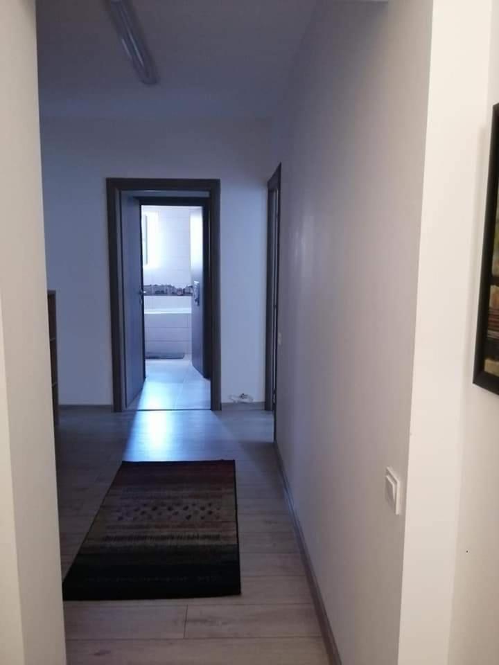 Apartament Ca La Tine Acasa Apartman Zsilvásárhely Kültér fotó